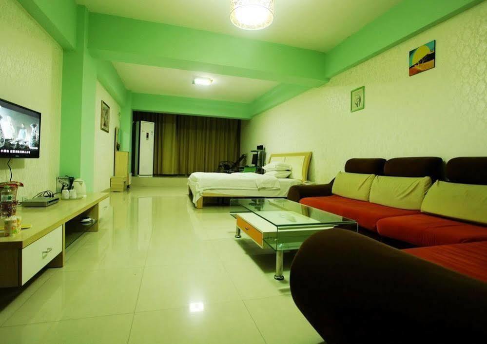 Taohuayuan Apartment Hotel Нанинг Екстериор снимка